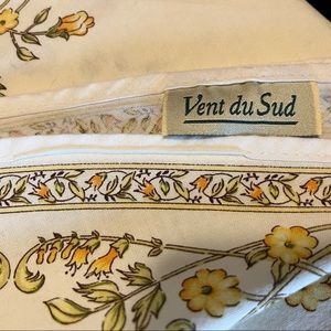 Vent du Sud France Round Tablecloth